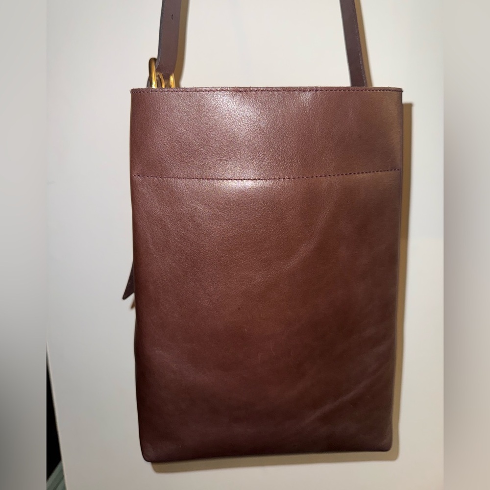 MADEWELL Essential Bucket Tote - Picture 3 of 13